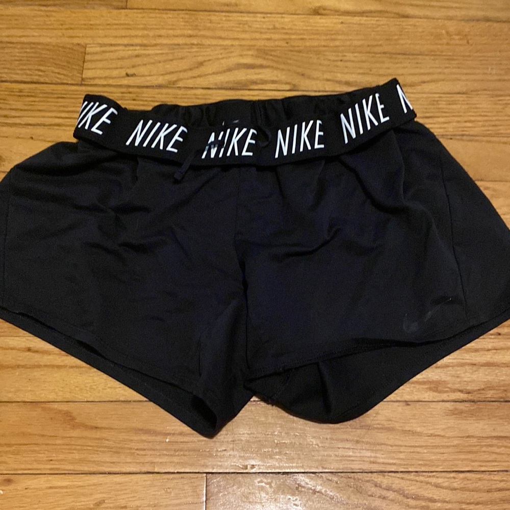 Black nike shorts